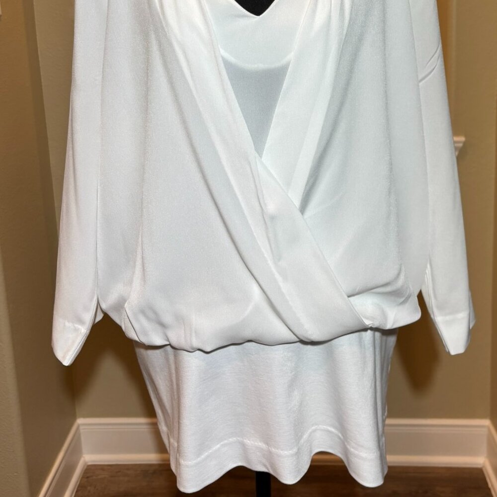 NWOT Cabi White Blouse Long Sleeve V-Neckline Size XL - Picture 3 of 10